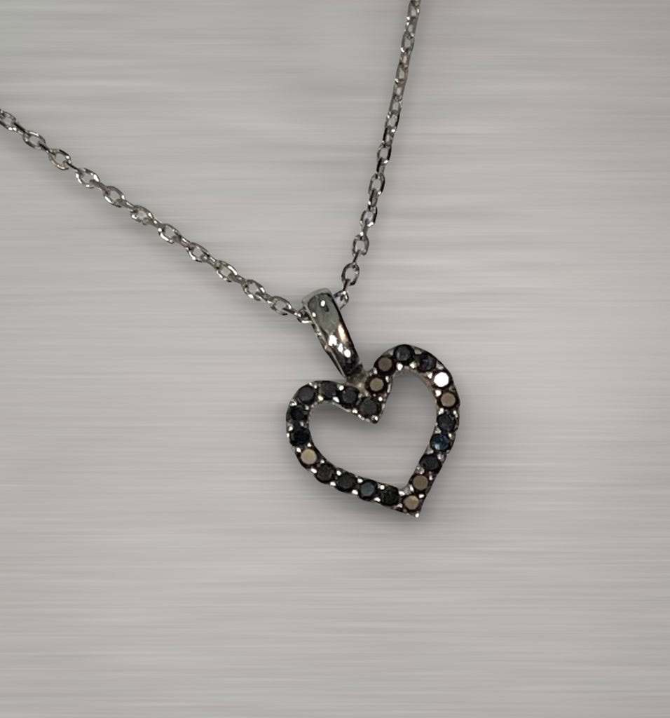 COLGANTE CORAZÓN  ORO CON DIAMANTES NEGROS