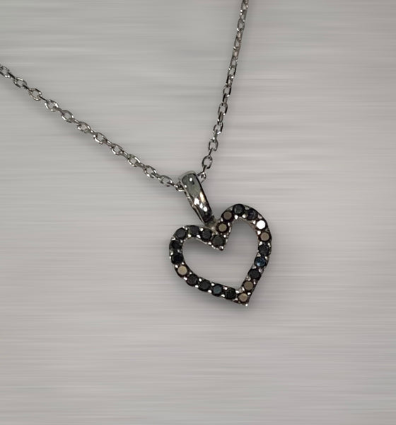 COLGANTE CORAZÓN  ORO CON DIAMANTES NEGROS